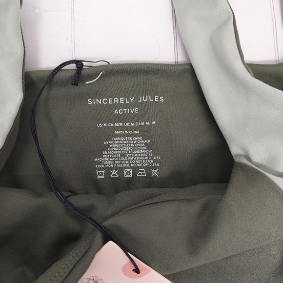 Sincerely Jewels Active Top – Size M - Picture 4 of 6